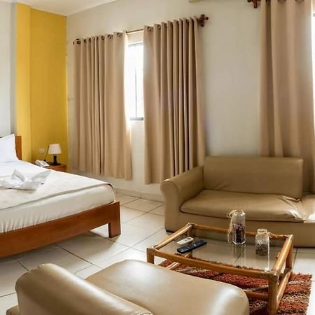 Hostal Huayruro Икитос Экстерьер фото