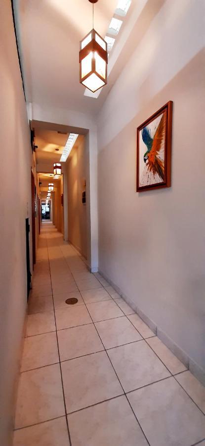 Hostal Huayruro Икитос Экстерьер фото