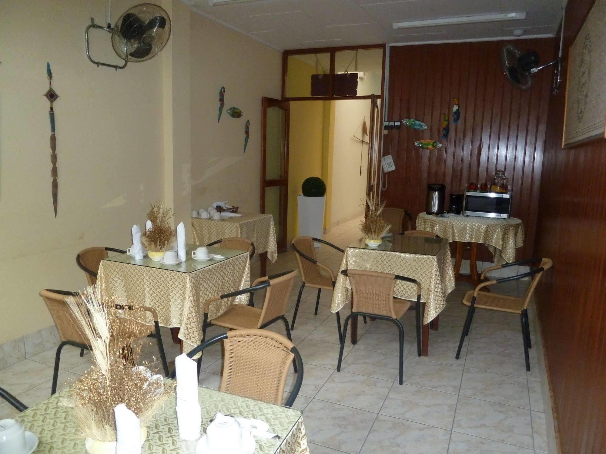 Hostal Huayruro Икитос Экстерьер фото